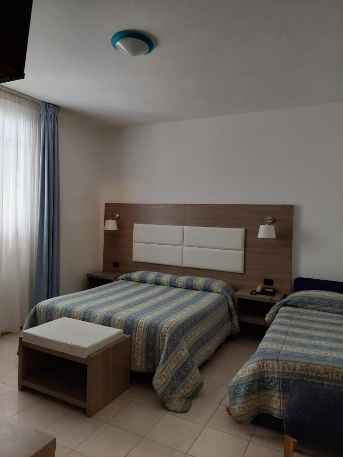 Hotel Patrizia Marina di Massa Zewnętrze zdjęcie