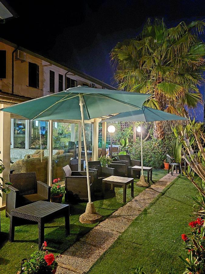 Hotel Patrizia Marina di Massa Zewnętrze zdjęcie