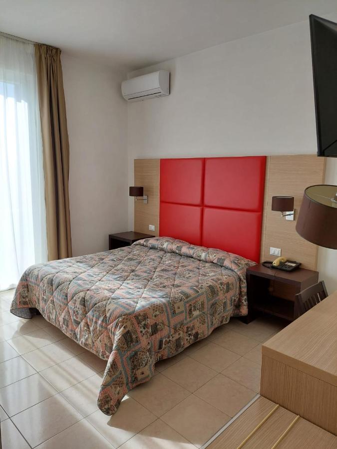 Hotel Patrizia Marina di Massa Zewnętrze zdjęcie