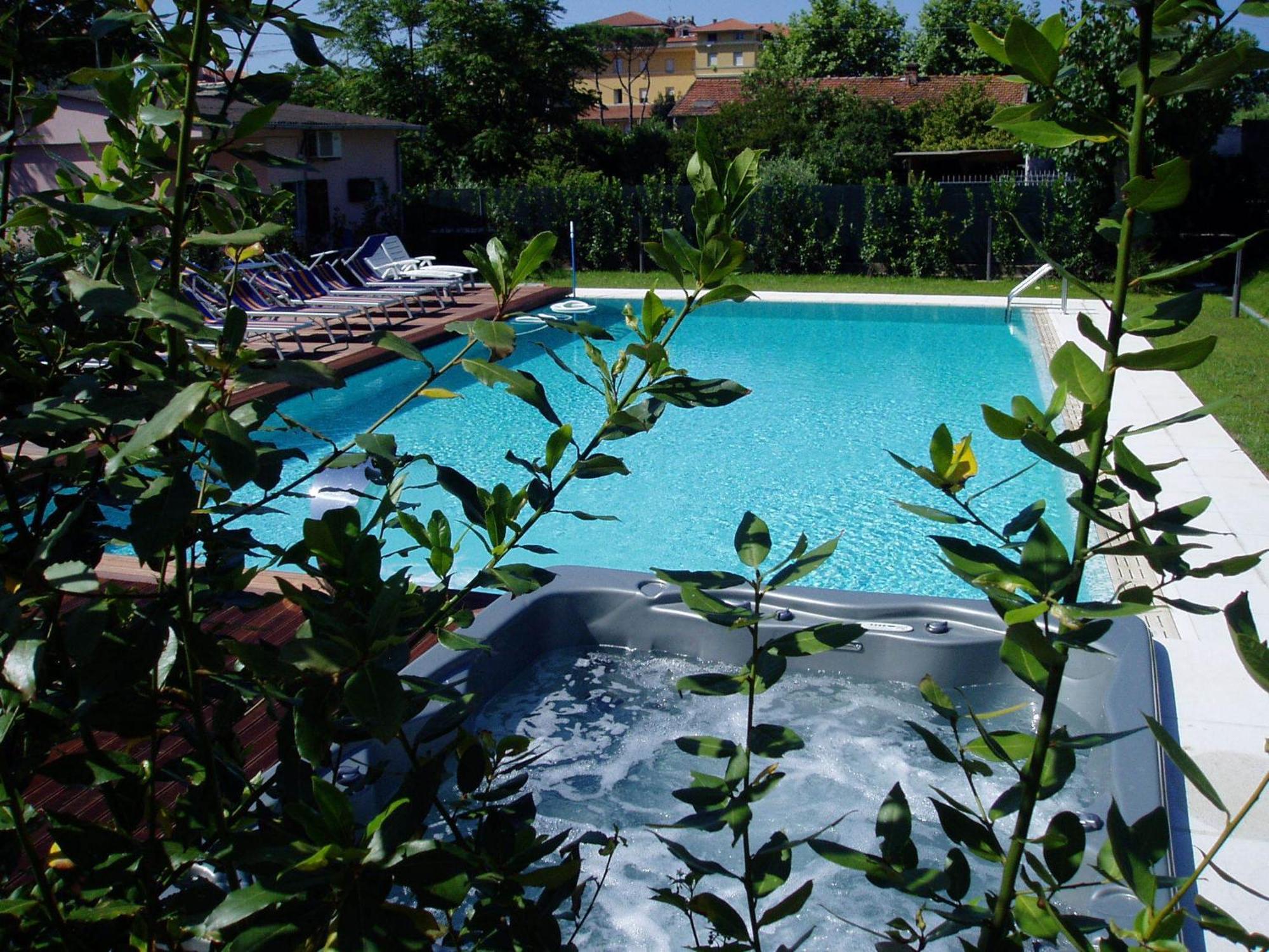 Hotel Patrizia Marina di Massa Zewnętrze zdjęcie