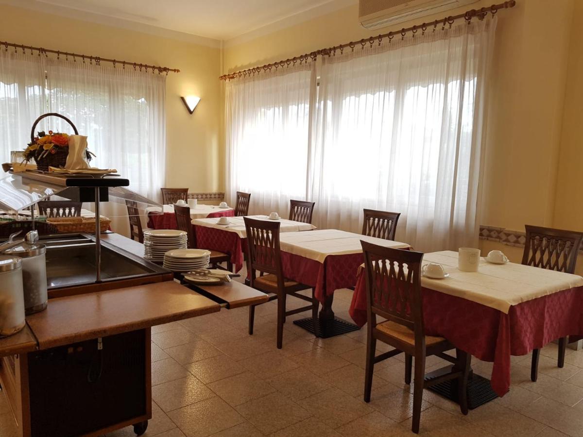 Hotel Patrizia Marina di Massa Zewnętrze zdjęcie