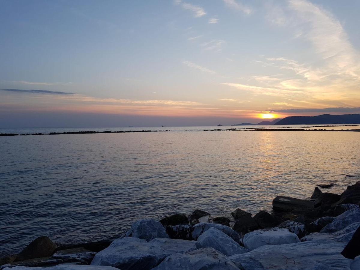 Hotel Patrizia Marina di Massa Zewnętrze zdjęcie