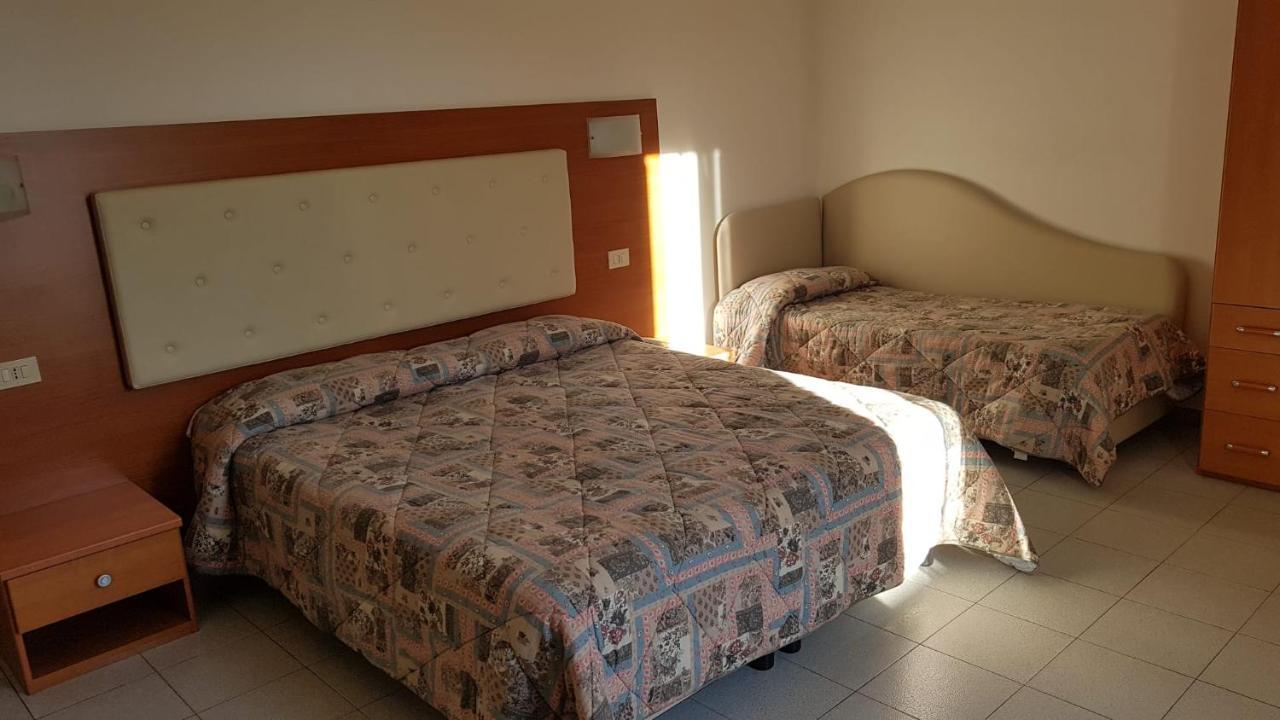 Hotel Patrizia Marina di Massa Zewnętrze zdjęcie