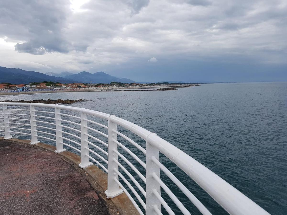 Hotel Patrizia Marina di Massa Zewnętrze zdjęcie